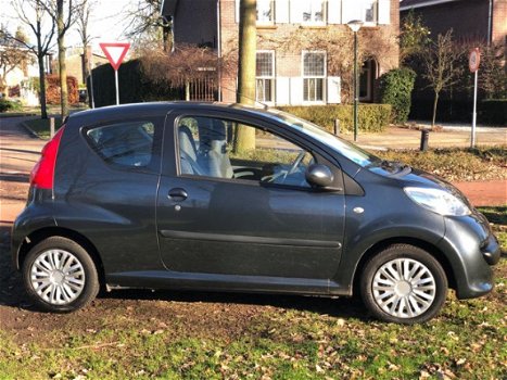 Peugeot 107 - 1.0-12V XS airco automaat nieuwe apk rijdt zeer zuinig - 1