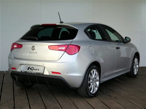 Alfa Romeo Giulietta - 1.4 T Sprint | Navigatie | Alcantara bekleding - 1