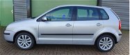 Volkswagen Polo - 1.2-12V Highline NAP*NWE APK*5 DEURS*AIRCO - 1 - Thumbnail