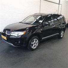 Mitsubishi Outlander - 2.4 4WD