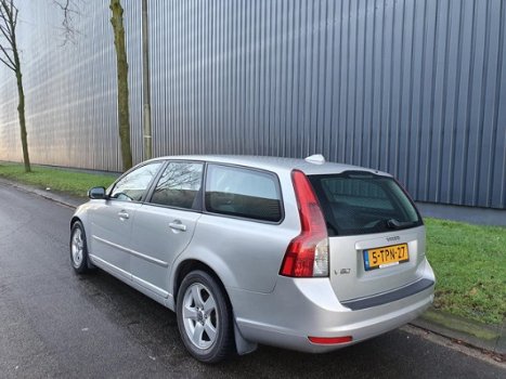 Volvo V50 - 2.0D Momentum AIRCO/6BAK/CRUISE/NAP - 1