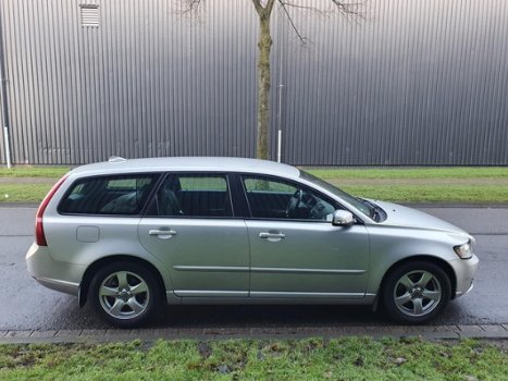 Volvo V50 - 2.0D Momentum AIRCO/6BAK/CRUISE/NAP - 1