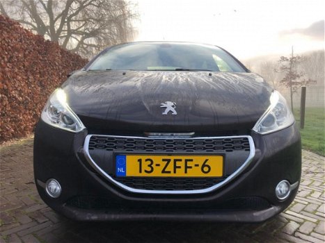 Peugeot 208 - 1.4 VTi Allure NAVI CRUISE TREKHAAK CLIMATE - 1