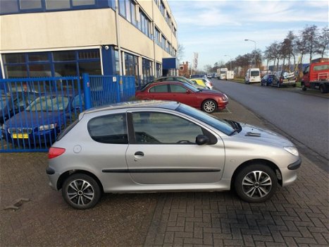 Peugeot 206 - 1.4 XR APK GEKEURD. 2020 - 1