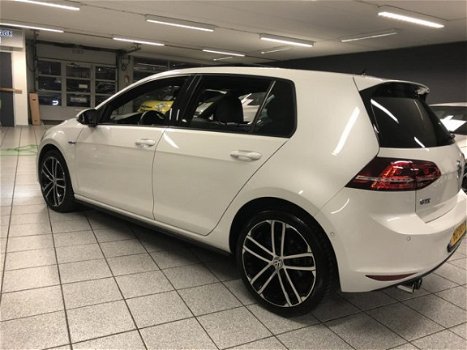 Volkswagen Golf - GTE- t\m 2025 lage wegenbelasting ( ook particulier), prijs is ex BTW - 1