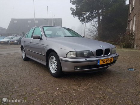 BMW 5-serie - 523i Executive/Automaat/clima/Cruise/apk/beurtje - 1