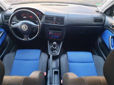 Volkswagen Golf - 1.6-16V Highline 5DR CLIMA CRUISE NAP