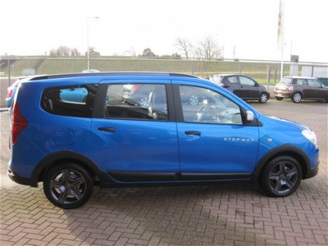 Dacia Lodgy - 1.2 TCe Série Limitée Stepway 7 PERSOONS*AIRCO*CRUISE CONTROL* NAVIGATIE* PARKEERHULP - 1