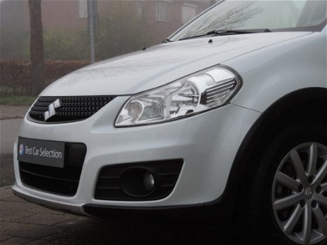 Suzuki SX4 - 1.6 Style - Nav | Climat | Stoelverw. | 4 seiz. banden - 1