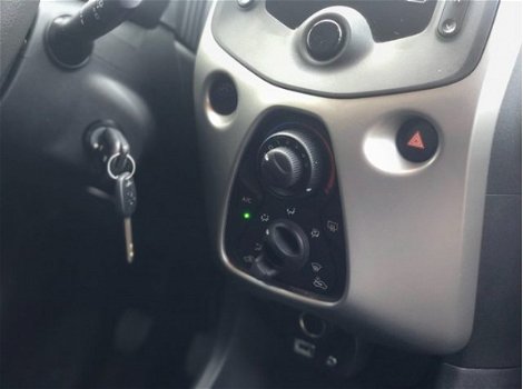 Peugeot 108 - 1.0 e-VTi Active Airco, Bluetooth, LED, Stuurbediening BTW verrekenbaar voor onderneme - 1