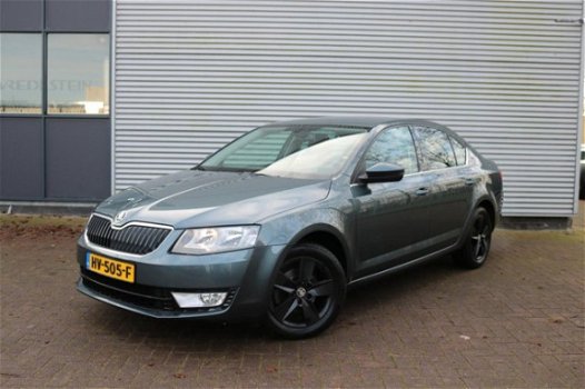 Skoda Octavia - 1.6 TDI Greentech Active NAVI|Stoelverwarming|Climate|Cruise|Dealer ond.|1e Eig - 1