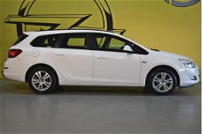 Opel Astra - 1.4 100pk Editon / Navigatie / Trekhaak