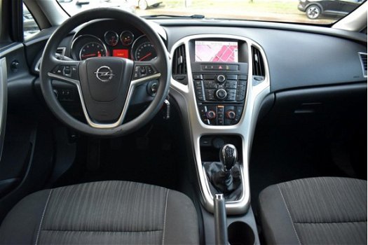Opel Astra - 1.4 100pk Editon / Navigatie / Trekhaak - 1