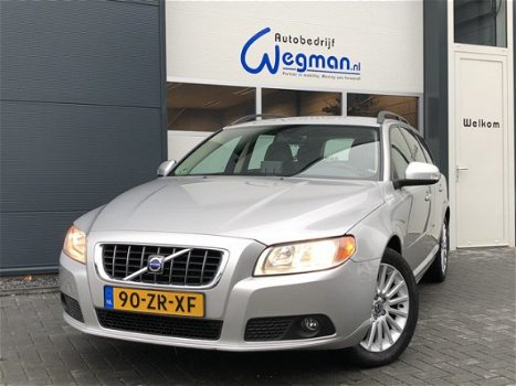 Volvo V70 - 2.5T Summum ECC | Navigatie | Leder - 1