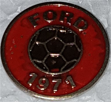 SP0008 Speldje Ford (met voetbal) 1971 rood - 1