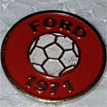 SP0010 Speldje Ford (met voetbal) 1970 rood - 1