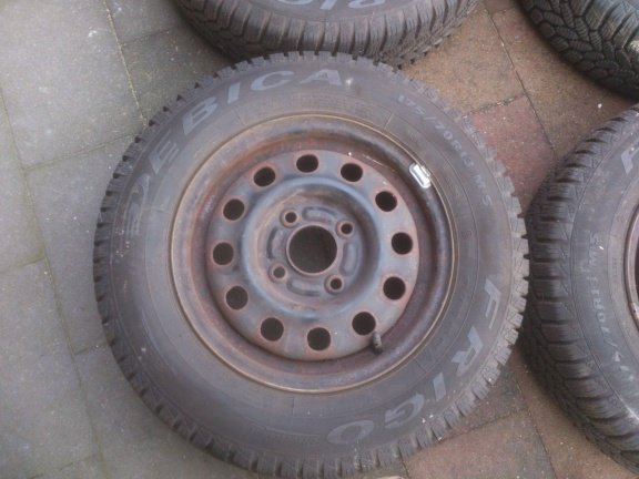 4 Winterbanden + Stalen Velgen Ford Escort 4x108 175/70 R13 - Afbeelding 2