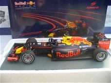 Spark 1/18 Red Bull Racing 2016 Max Verstappen Winner Spain RB12