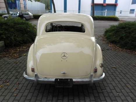 Mercedes 220 oldtimer - 4