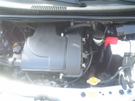 Daihatsu Sirion 2 - 1.0-12V Trend - 1