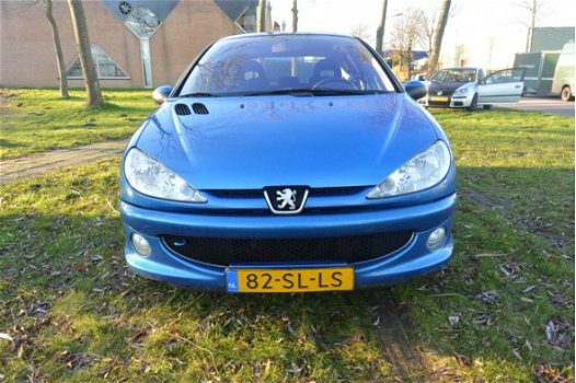 Peugeot 206 - 1.6-16V Air-line 3 *airco*stuurbekr*2de eigenaar - 1