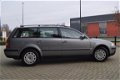 Volkswagen Passat Variant - 1.6 Trendline Airco, Trekhaak, nieuwe APK, MOOI - 1 - Thumbnail