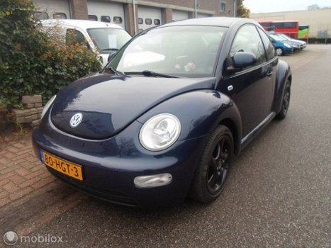 Volkswagen New Beetle - 2.0 Highline - 1