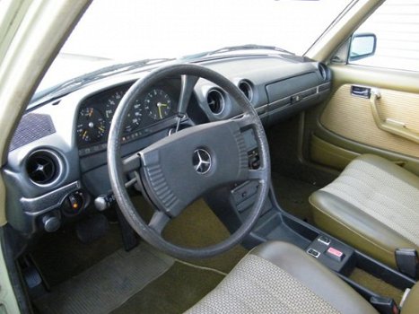 Mercedes-Benz 250 - 250 Aut4 W123 I Oldtimer I Nwe APK I Nette auto - 1