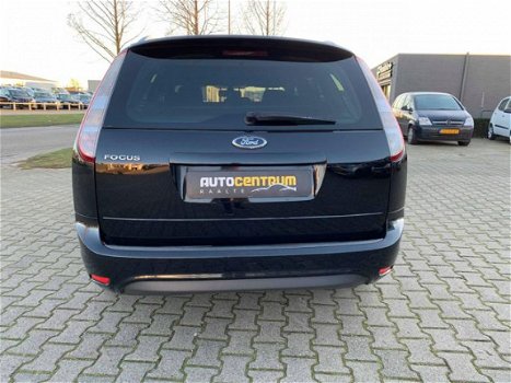 Ford Focus Wagon - 1.6 Titanium AIRCO//ELEK PAKKET//RADIO/CD//NIEUWE APK - 1