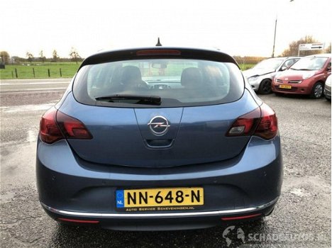 Opel Astra - 1.6 cdti 110pk 6-bak design edition 5drs - navi - clima - cruise control - pdc v + a - - 1