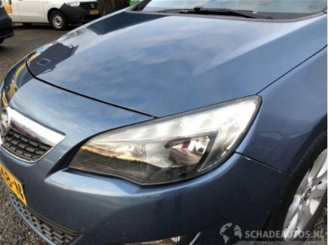 Opel Astra - 1.6 cdti 110pk 6-bak design edition 5drs - navi - clima - cruise control - pdc v + a - - 1