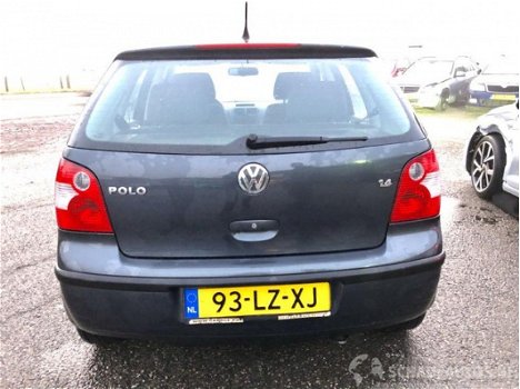 Volkswagen Polo - 1.4i 16v 75pk comfortline 5drs - airco - cruise control - elektr ramen - 117dkm na - 1