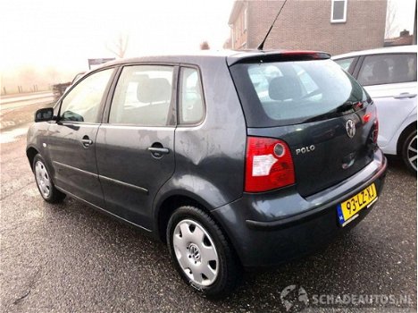 Volkswagen Polo - 1.4i 16v 75pk comfortline 5drs - airco - cruise control - elektr ramen - 117dkm na - 1