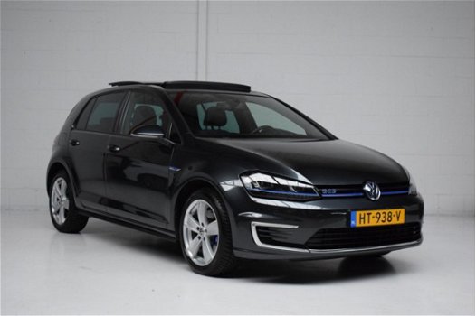 Volkswagen Golf - 1.4 TSI GTE 204PK EX BTW/Panoramadak/Xenon/ORG.NED&1eEIG/7% tm 30-12-2020 - 1