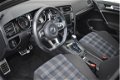 Volkswagen Golf - 1.4 TSI GTE 204PK EX BTW/Panoramadak/Xenon/ORG.NED&1eEIG/7% tm 30-12-2020 - 1 - Thumbnail