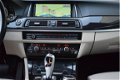 BMW 5-serie - 520d High Executive 190PK AUT8 DIGITALE COCKPIT/XENON/HEAD-up/19