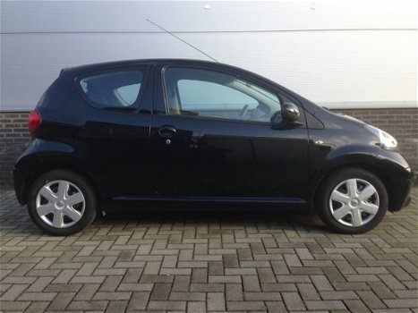 Toyota Aygo - 1.0-12V + Airconditioning, centrale vergr. met afst. bediening - 1