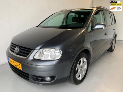 Volkswagen Touran - 2.0 TDI Highline Automaat Navigatie Climate+Cruise control - 1