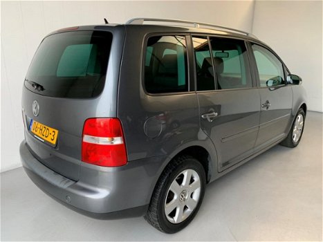 Volkswagen Touran - 2.0 TDI Highline Automaat Navigatie Climate+Cruise control - 1