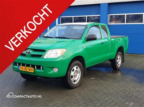 Toyota HiLux - 2.5 D-4D LX Xtra Cab 4X4 - 1