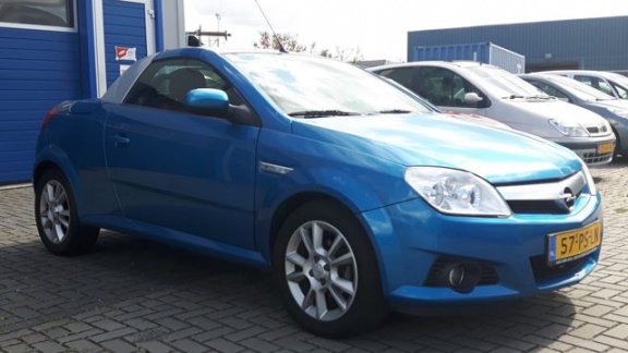 Opel Tigra TwinTop - 1.4-16V Cosmo Airco / Leer / Cruise / Nieuwe APK / 96000km NAP - 1