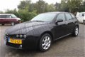 Alfa Romeo 159 Sportwagon - 1.9 JTS Distinctive - 1 - Thumbnail