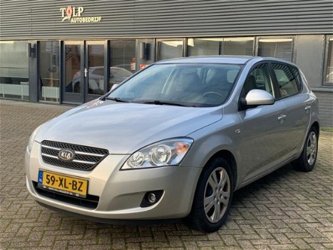 Kia Cee'd - 1.4 CVVT X-ecutive - 1