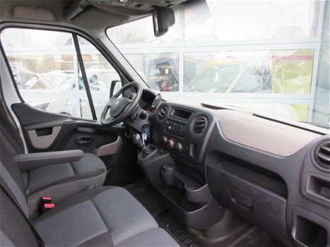 Renault Master - 2.3 DCI L2H2 145 pk airco navi 3 zits - 1