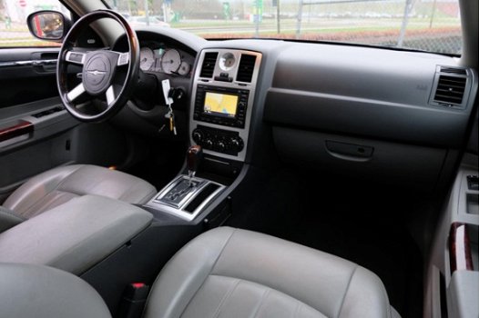 Chrysler 300C Touring - 3.0 V6 CRD Platinum Aut. Xenon/Leder/Navi/PDC - 1