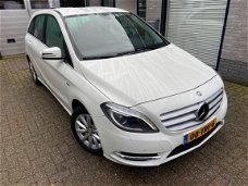 Mercedes-Benz B-klasse - 180 Ambition Navi/Xenon/Led/Cruise/Lmv/Trekhaak