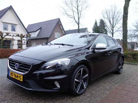 Volvo V40 - 2.0 D2 Ocean Race Business R-Design - 1