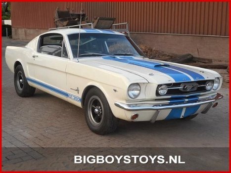 Ford Mustang Fastback - USA 4.9 V8 - 1