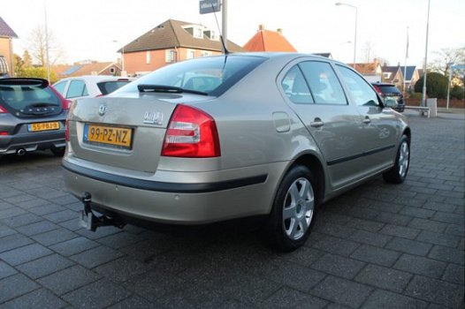 Skoda Octavia - 1.6 ELEGANCE, 80000 KM 1e EIGENAAR - 1