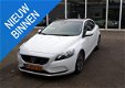 Volvo V40 - 1.6 D2 Kinetic Business Panoramadak, Navi, Pdc, Cruise, 1e eigenaar RIJKLAARPRIJS - 1 - Thumbnail